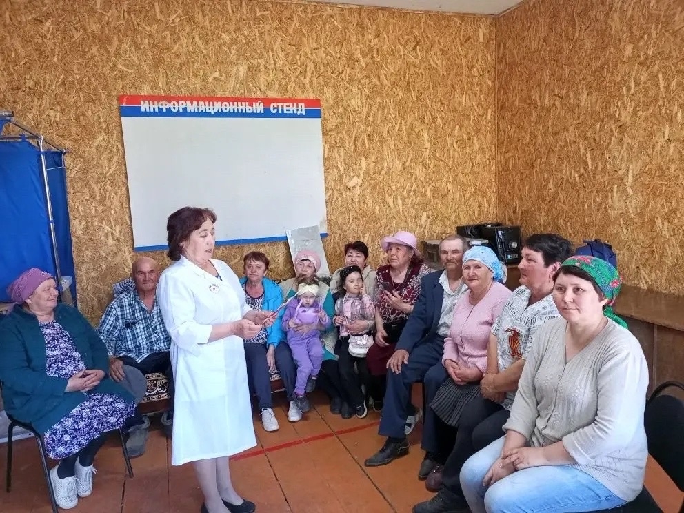 Фельдшер Кизганбашевской ФАП Зиля Махтумовна провела школу здоровья