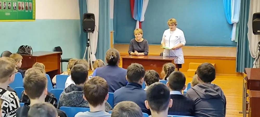 Фельдшер Карышевской ВА Гульшат Газнавиевна провела профилактическую беседу с учащимися